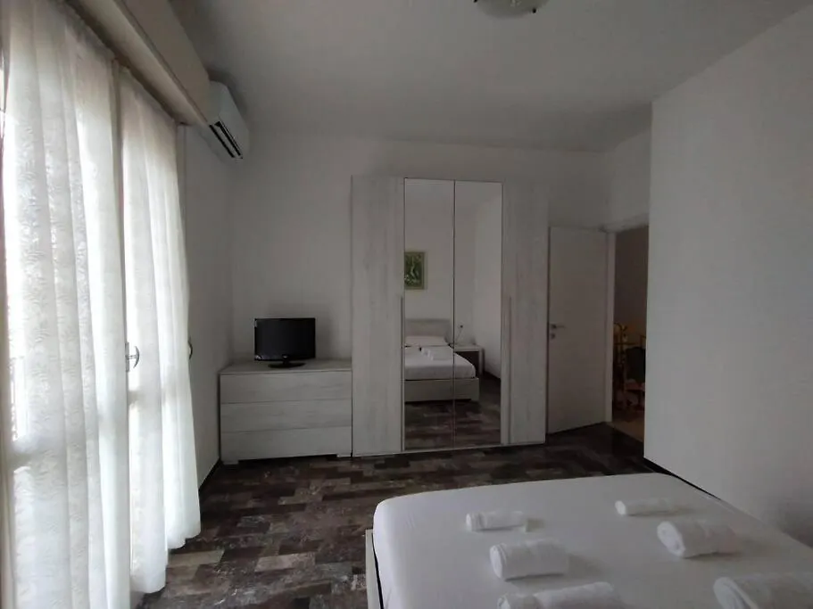 Appartamento Con Terrazza Fronte Mare Cogoleto 0*,